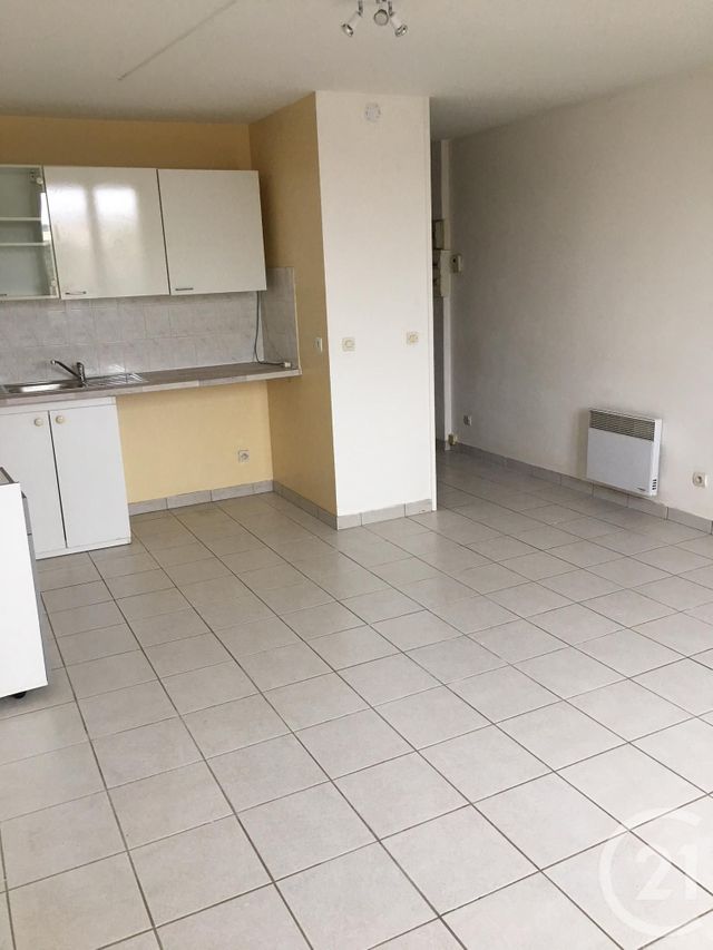 Appartement F1 à louer - 1 pièce - 27,68 m2 - St Arnoult En Yvelines - 78 - ILE-DE-FRANCE