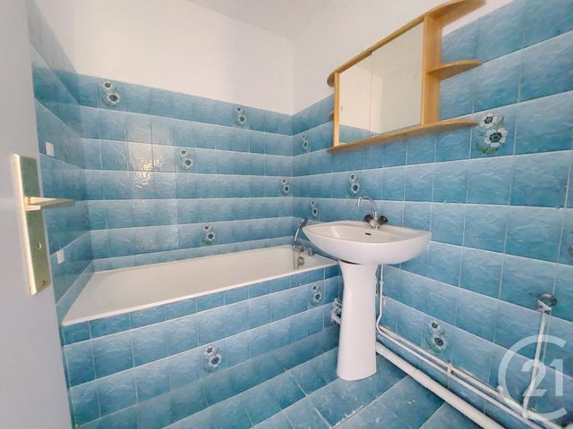 Afficher la photo en grand Appartement F2 à louer - 2 pièces - 36,15 m2 - St Arnoult En Yvelines - 78 - ILE-DE-FRANCE