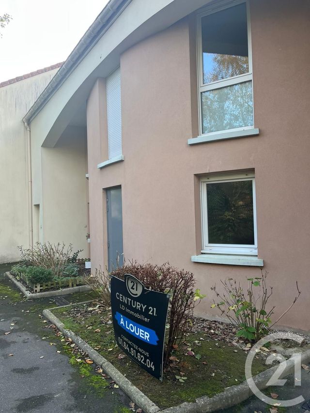 Appartement à louer FONTENAY LES BRIIS