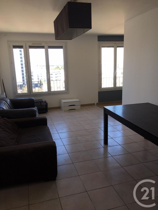 Afficher la photo en grand Appartement F3 à vendre - 4 pièces - 77,17 m2 - Les Ulis - 91 - ILE-DE-FRANCE