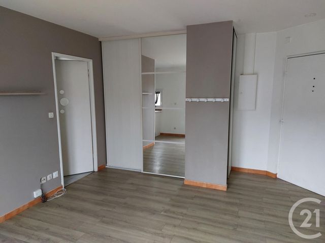 Appartement F1 &agrave; louer - 1 pi&egrave;ce - 27,32 m2 - Palaiseau - 91 - ILE-DE-FRANCE