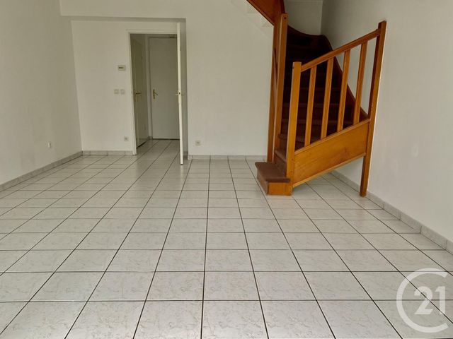 Maison &agrave; louer - 4 pi&egrave;ces - 70 m2 - Les Ulis - 91 - ILE-DE-FRANCE