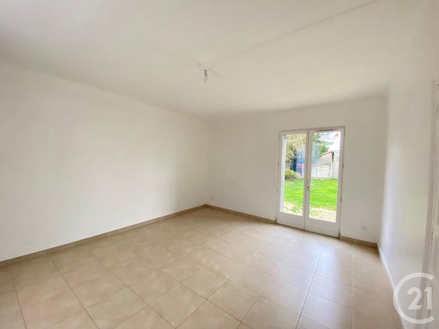 Maison &agrave; louer - 4 pi&egrave;ces - 79,72 m2 - Boinville Le Gaillard - 78 - ILE-DE-FRANCE