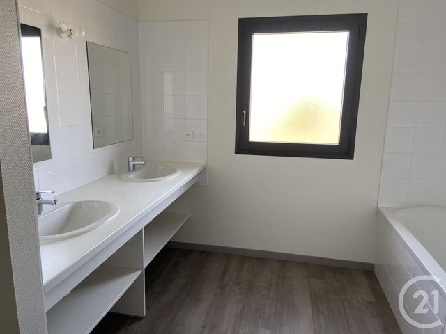 Maison &agrave; louer - 5 pi&egrave;ces - 137,40 m2 - Forges Les Bains - 91 - ILE-DE-FRANCE