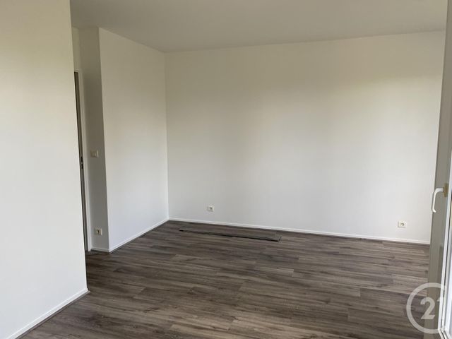 Appartement F1 &agrave; louer - 1 pi&egrave;ce - 26,40 m2 - Les Ulis - 91 - ILE-DE-FRANCE