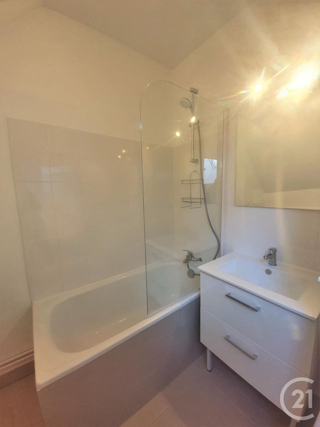 Afficher la photo en grand Appartement F2 à louer - 2 pièces - 25,94 m2 - Arpajon - 91 - ILE-DE-FRANCE