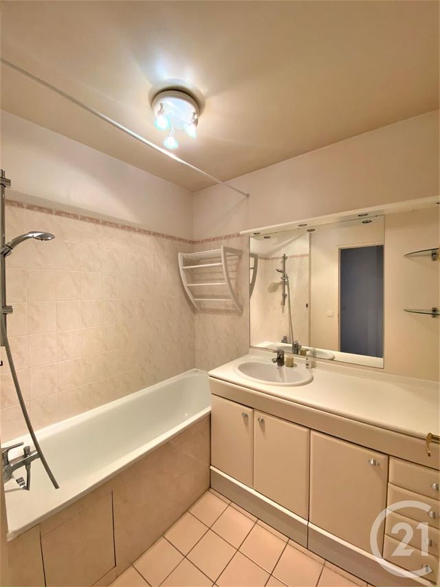 Appartement F3 &agrave; louer - 3 pi&egrave;ces - 66,42 m2 - Villebon Sur Yvette - 91 - ILE-DE-FRANCE