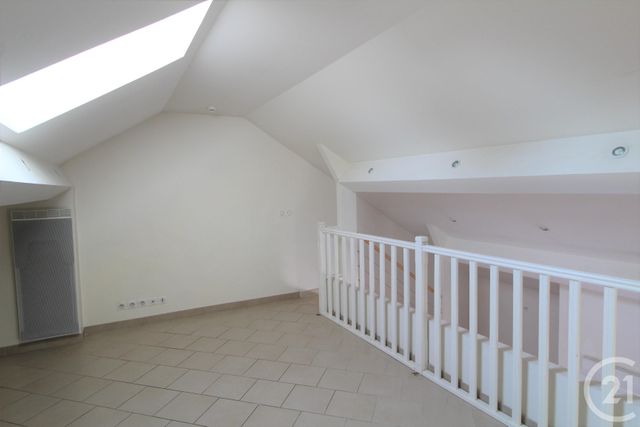 Appartement F4 &agrave; louer - 4 pi&egrave;ces - 81 m2 - Chilly Mazarin - 91 - ILE-DE-FRANCE