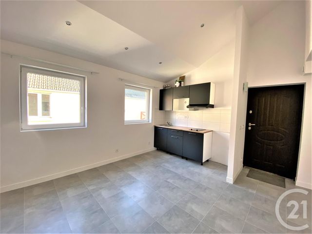 Appartement F2 à louer LINAS