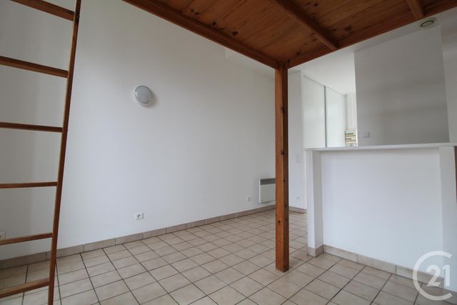 Appartement F1 &agrave; louer - 1 pi&egrave;ce - 21,28 m2 - Palaiseau - 91 - ILE-DE-FRANCE