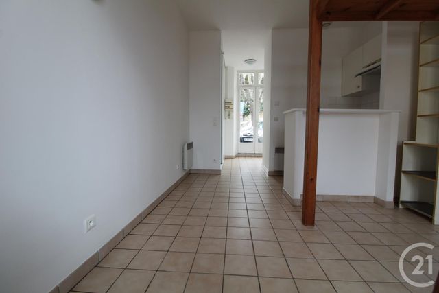 Appartement F1 &agrave; louer - 1 pi&egrave;ce - 21,28 m2 - Palaiseau - 91 - ILE-DE-FRANCE