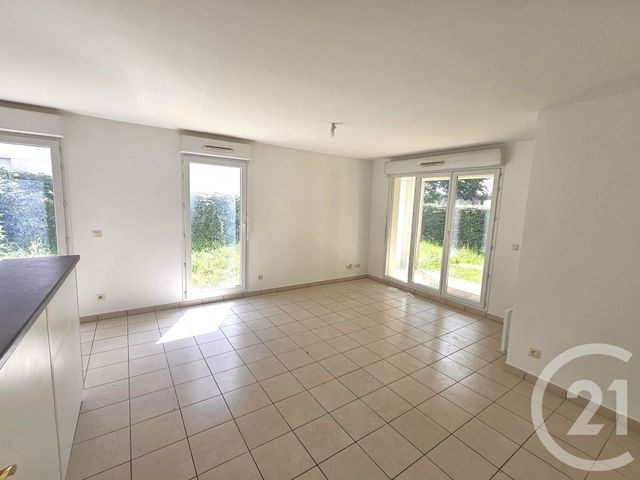 Appartement F3 &agrave; vendre - 3 pi&egrave;ces - 61,06 m2 - Savigny Le Temple - 77 - ILE-DE-FRANCE