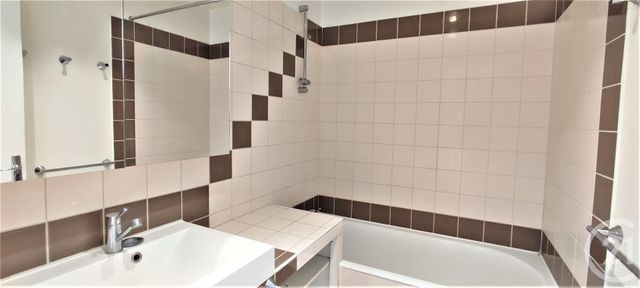 Appartement F1 &agrave; louer - 1 pi&egrave;ce - 27,34 m2 - Arpajon - 91 - ILE-DE-FRANCE
